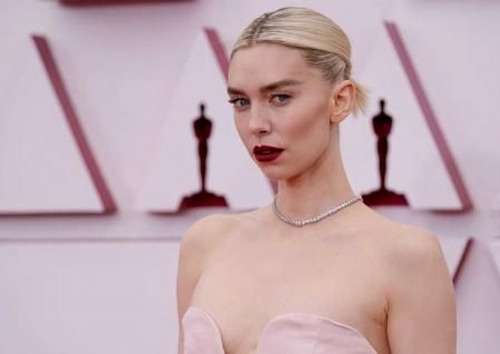 Vanessa Kirby Oscars 2021