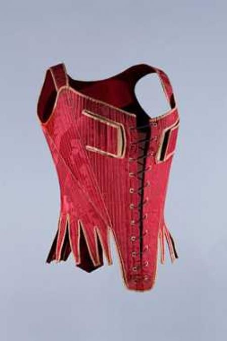 Una de las pocas cotillas con ventanas para amamantar que quedan en el mundo. Expuesta en el Museu del Disseny de Barcelona