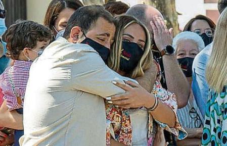 CHIPIONA, SPAIN - MAY 29: David Flores and his sister Rocío Flores at the tribute to their grandmother Rocío Jurado in the Chipiona cemetery on May 29, 2021 in Chipiona, Spain. (Photo by Juan Carlos Toro/GC Images)