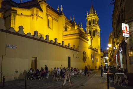 Terrazas en el barrio de Triana