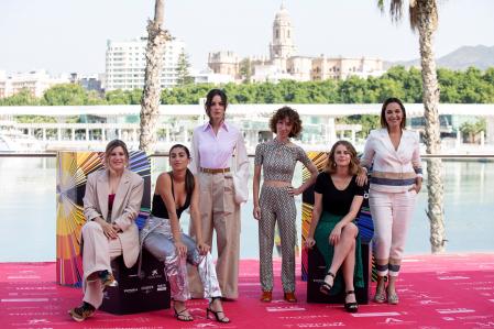 Las actrices Ángela Cervantes, Carolina Yuste, Vicky Luengo, Marina Rodríguez Colás, Elisabet Casanovas y Cristina Plazas