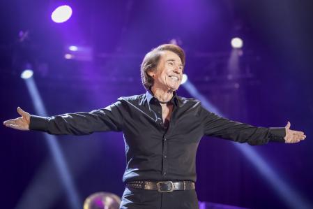 BARCELONA, SPAIN - OCTOBER 07:  Raphael performs in concert at Palau Sant Jordi on October 7, 2017 in Barcelona, Spain.  (Photo by Xavi Torrent/Redferns)
