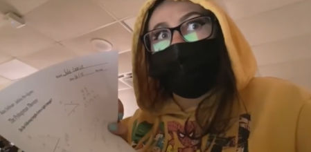 La mujer arrestada que se hizo pasar por su hija y acudió al colegio en su lugar confiesa sus motivos 