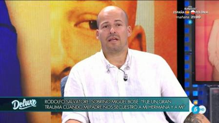 Olfo Bosé narra el calvario que vivió en la infancia.