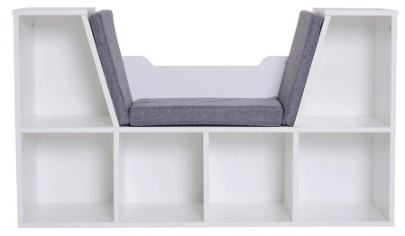 Biblioteca con asiento para niños.