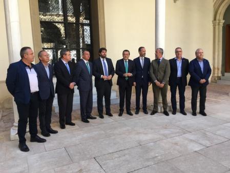 CEV, UGT y CCOO y sus homólogos de Murcia, reunidos en 2018