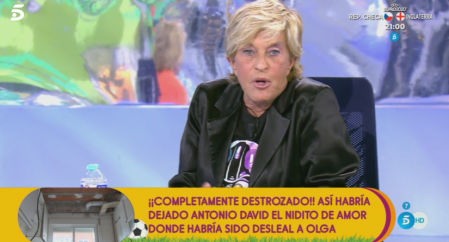 Chelo García Cortés, molesta por el tratamiento de 'Sálvame' a su entrevista.