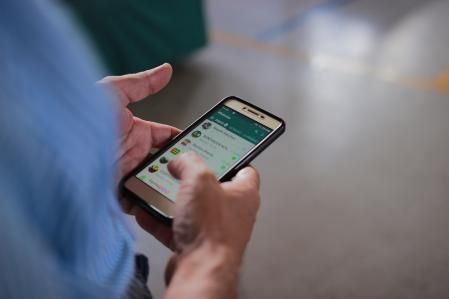 Seguro que más de una vez te has preguntado cómo te guardan tus contactos en sus teléfonos.