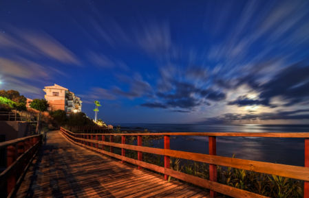 Noche de la Superluna de fresa en Mijas costa.