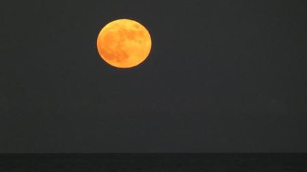 Existe un aura de supersticiones, mitos y leyendas que rodean la Luna