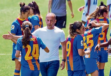 Ultimo partido de la temporada del Barcelona Femenino, Barcelona-Eibar, despedida de la capitana y el anuncio que también marcha el entrenador Luis Cortés.