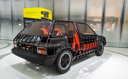 La ausencia de carrocería fue un olvido voluntario. Se quiso llamar la atención sobre la ligera estructura multitubular de aleación de hierro, níquel y cromo para evitar la corrosión&nbsp;