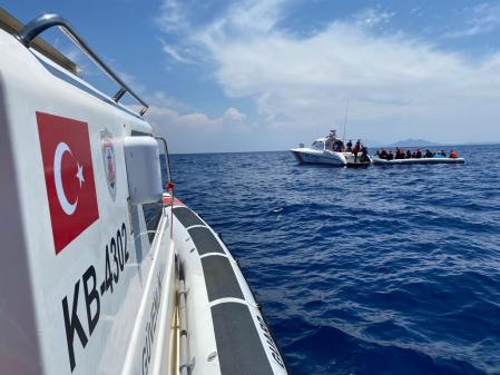 Los 31 migrantes son rescatados por la Guardia Costera turca