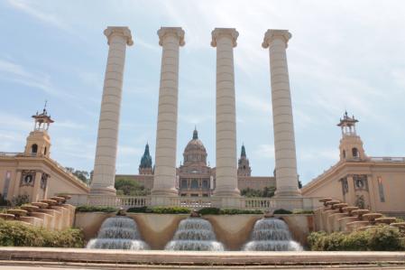 Las Cuatro Columnas de Puig i Cadafalch en Montjuïc.