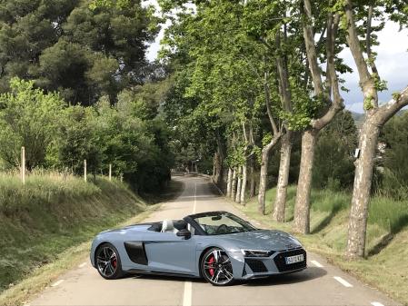Cada litro de gasolina gastado se saborea como el buen vino pero la frecuencia de los repostajes es, cuanto menos, un condicionante 
