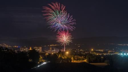 Fuegos artificiales en el fin de fiesta mayor en Vic.