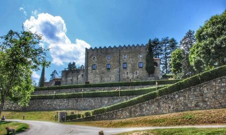 Paisaje del castillo y sus jardines.