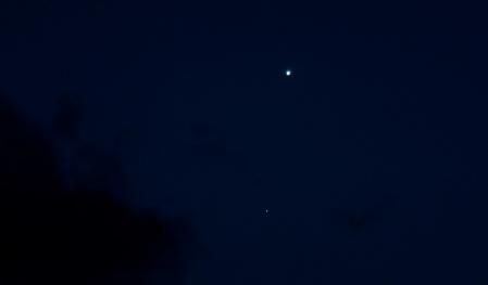 Venus arriba y Marte, abajo.