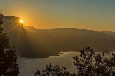 El amanecer desde el Castillo de Tavertete.