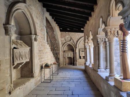 Pasillos del patio interior del monasterio.