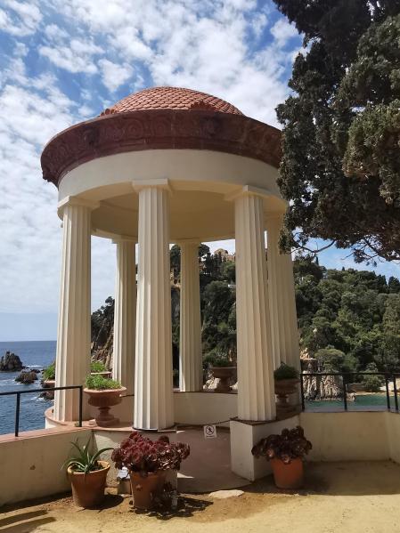 Precioso balcón desde el que ver el mar.