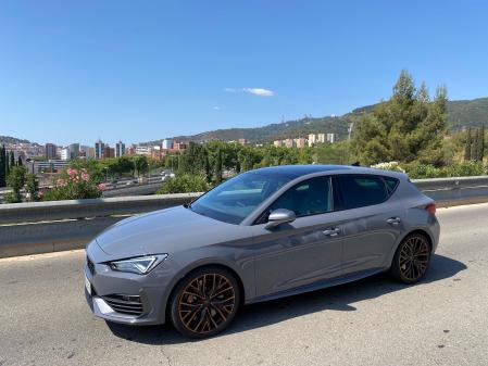Tiene mérito que una marca con tres años de historia sea capaz de fabricar un coche tan bueno&nbsp;