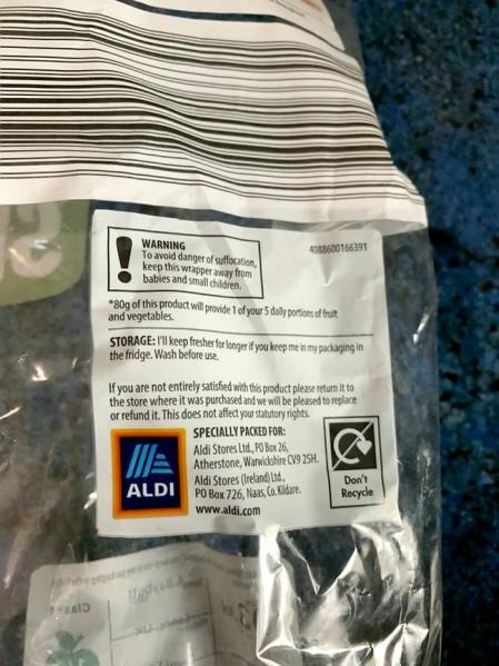 La mujer no quiere comprar ningún producto de Aldi nunca más