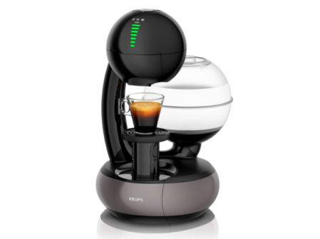 Cafetera para bebidas frías y calientes.