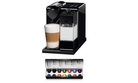 Cafetera Nespresso con depósito de leche.