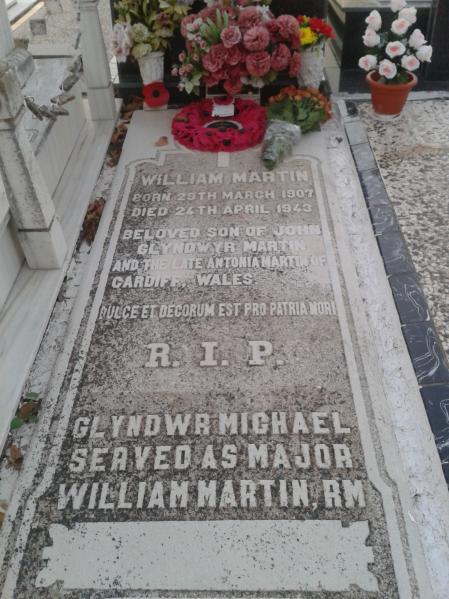 Imagen de la tumba del comandante William Martin en el Cementerio de Huelva