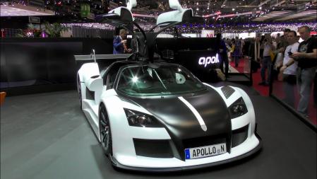 La versión especial más deportiva -en su día, porque hay propuestas aún más extremas- del Gumpert Apollo se denomino Apollo N… lo que pueden llevar al chiste fácil