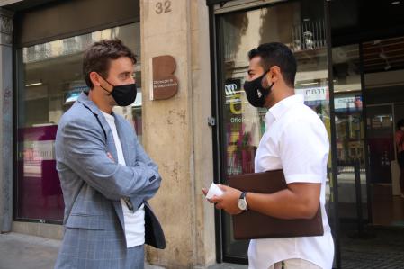 El concejal Marc Serra y la víctima, Redouane Mehdi