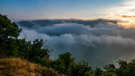 Imagen de la neblina en el embalse de Sau