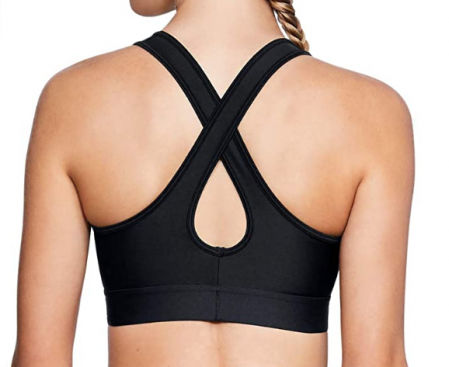 Top deportivo Under Armour.