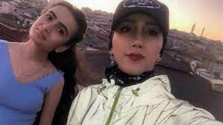 La tiktoker Kubra Dogan antes de fallecer junto con su prima
