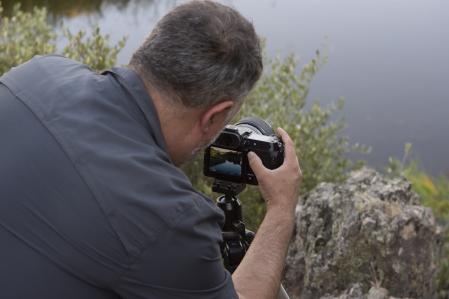 El uso de un tripode de gran firmeza es indispensable para lograr fotos con el modo de 400 megapíxeles.