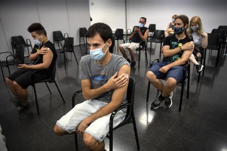 Vacunaciones en la Farga de l'Hospitalet de Llobregat en agosto