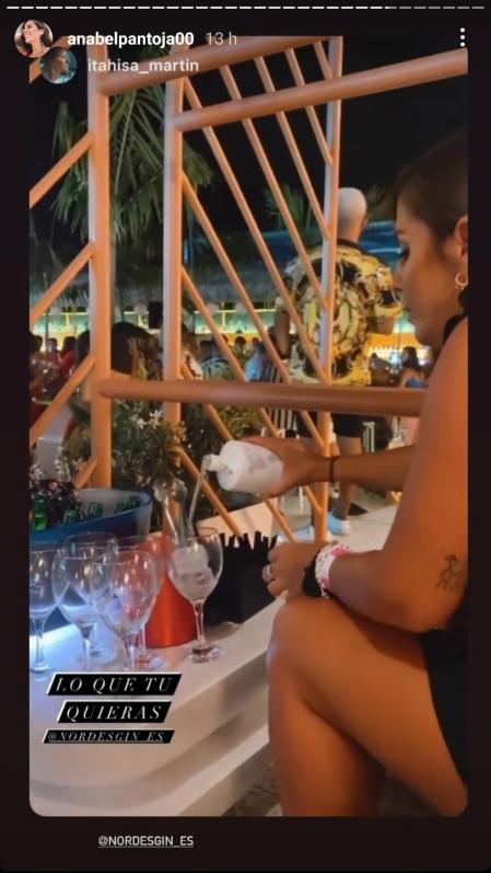 Anabel Pantoja en su despedida de soltera