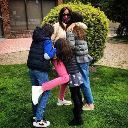Carmen Alcayde junto a sus hijos en Instagram