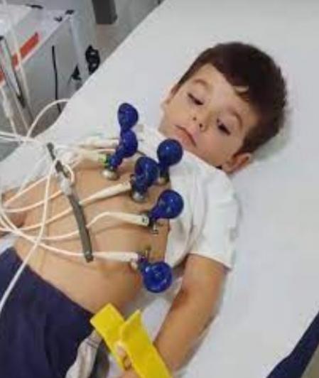 Hugo Molina pasando el reconocimiento médico