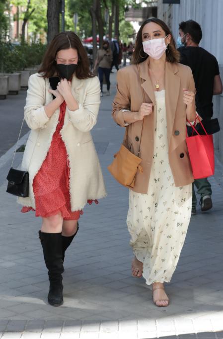 Tamara Falcó con su look por Madrid