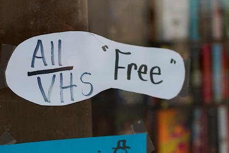 La popularización de las plataformas streaming ha facilitado el intercambio gratuito de VHS