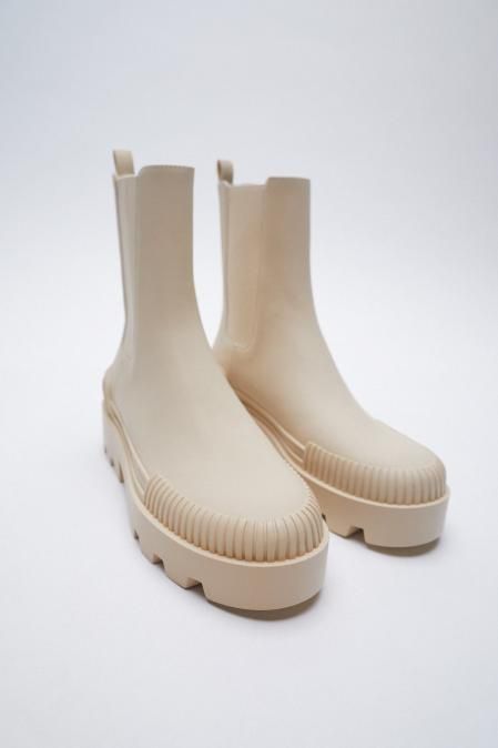 Botines engomados con suela gruesa (35,95 euros)