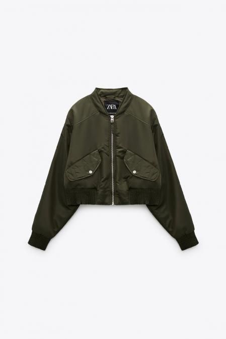 Bomber con bolsillos (39,95 euros)