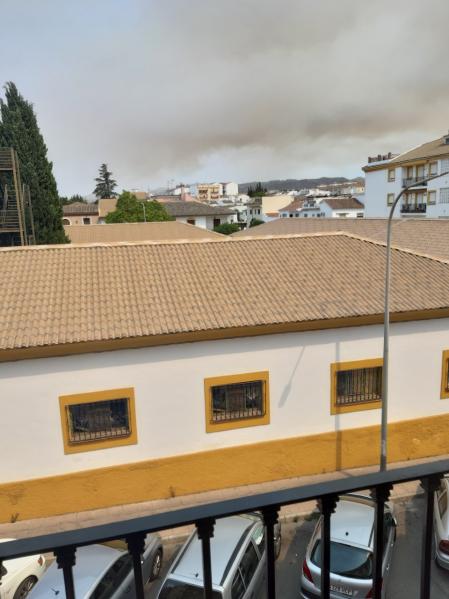 Columna de humo vista desde Ronda.