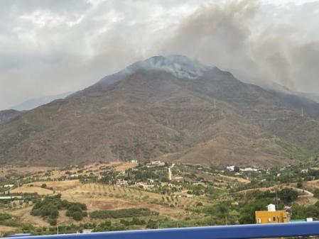 Vista del fuego desde Estepona.