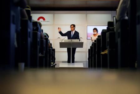 Salvador Illa, en la sala de prensa del Parlament.