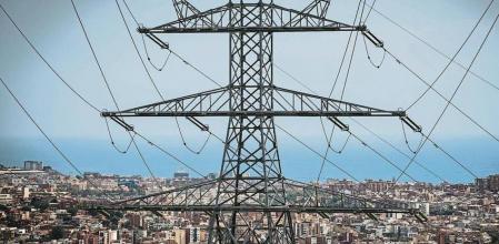 Torre de alta tensión de electricidad en Barcelona.
