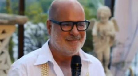 Eder hablando durante la boda