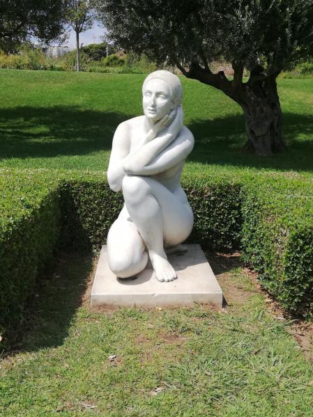 'La Serenidad', de Eulàlia Fàbregas de Sentmenat, en el Parque Cervantes de Barcelona.